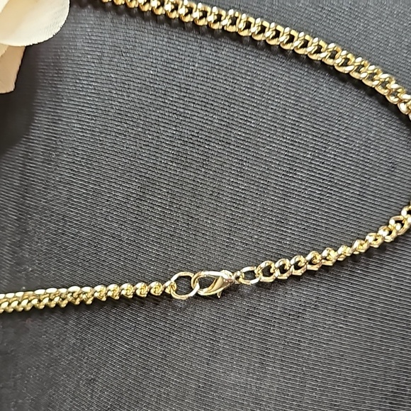 Retro Flower with Multi-strand necklace in light peach tone - Picture 5 of 8